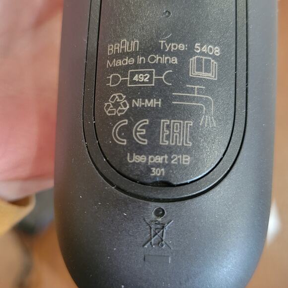 Braun Series 3 Clean & Close Black Model 300s 5408 Cordless Electric Razor - Picture 7 of 8